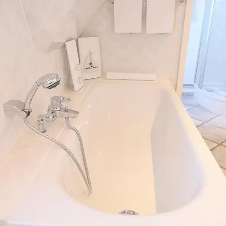 Gorch-fock-strasse. 1, Dg